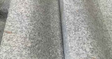 玉溪芙蓉白S型拉丝面路沿石