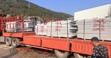 玉溪 芝麻灰花岗岩光面毛板出货日常