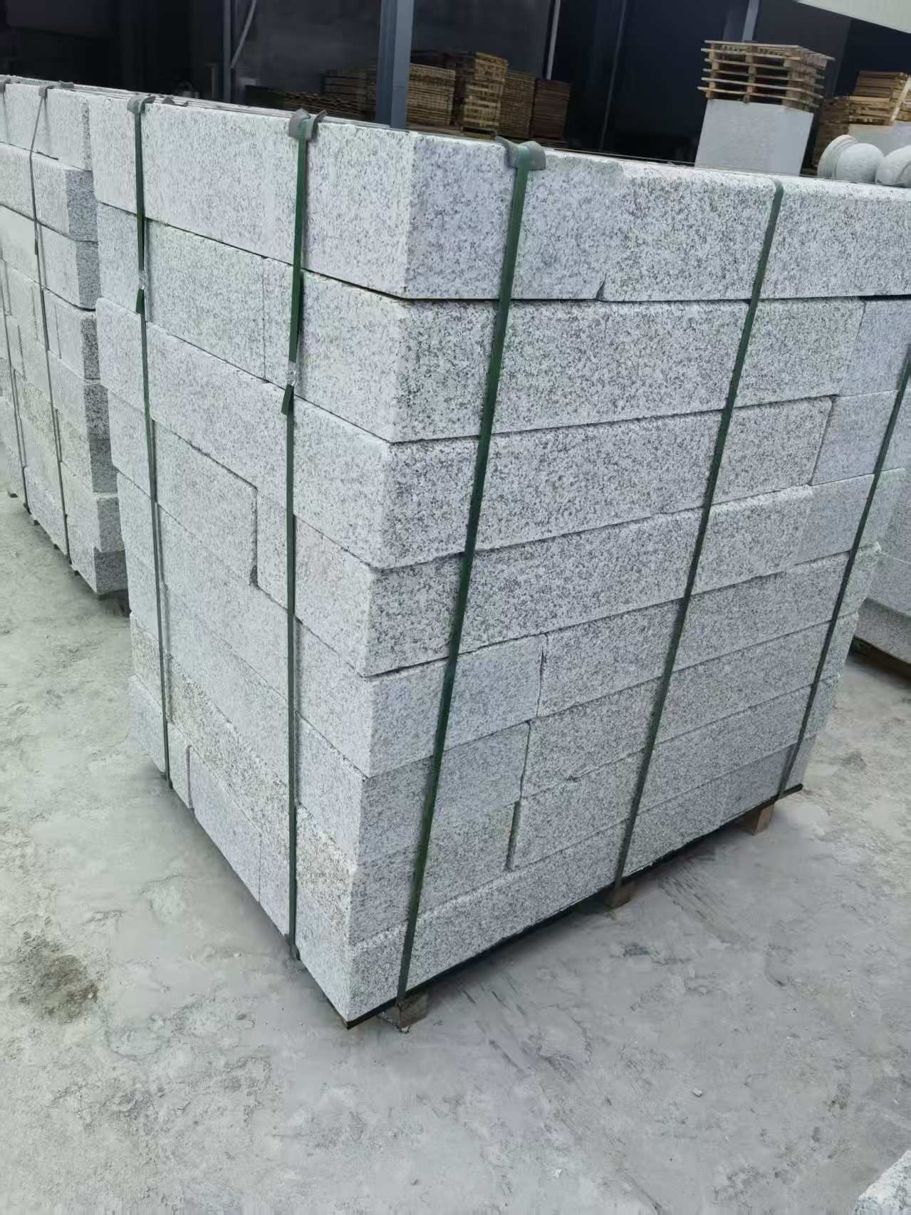 玉溪 芙蓉白火烧两面路沿石