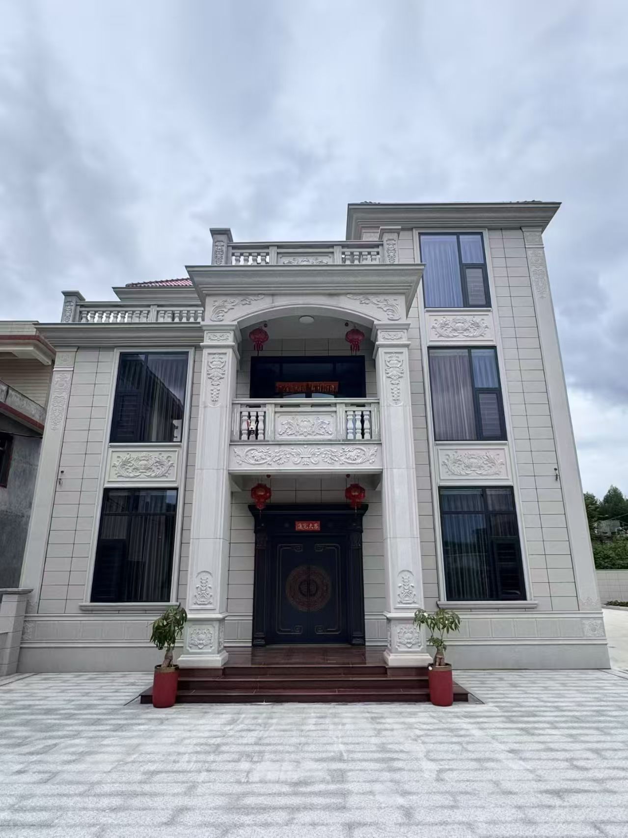 玉溪 芝麻白石材别墅干挂案例展示