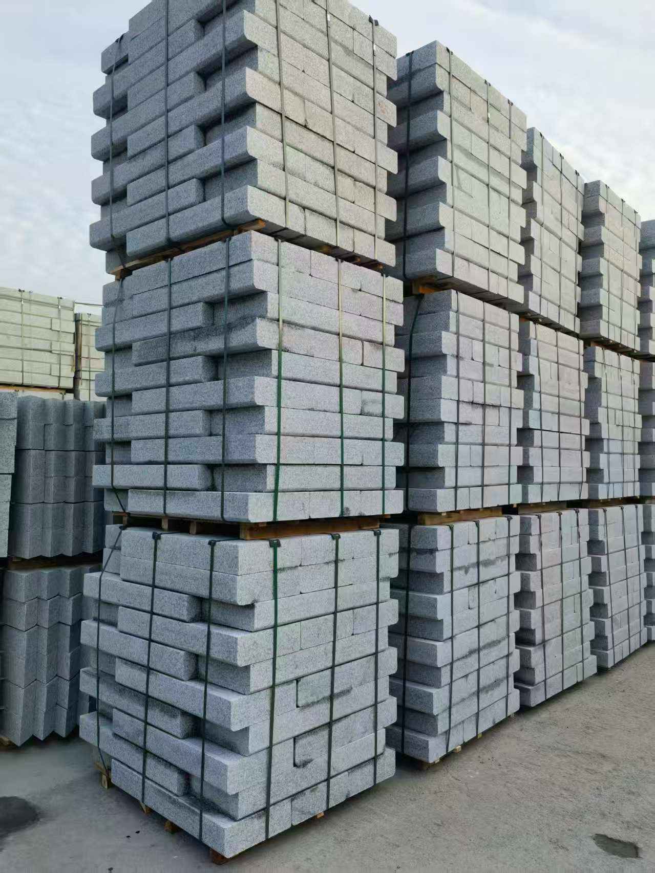 玉溪 路沿石（路侧石），颜色一致，尺寸标准