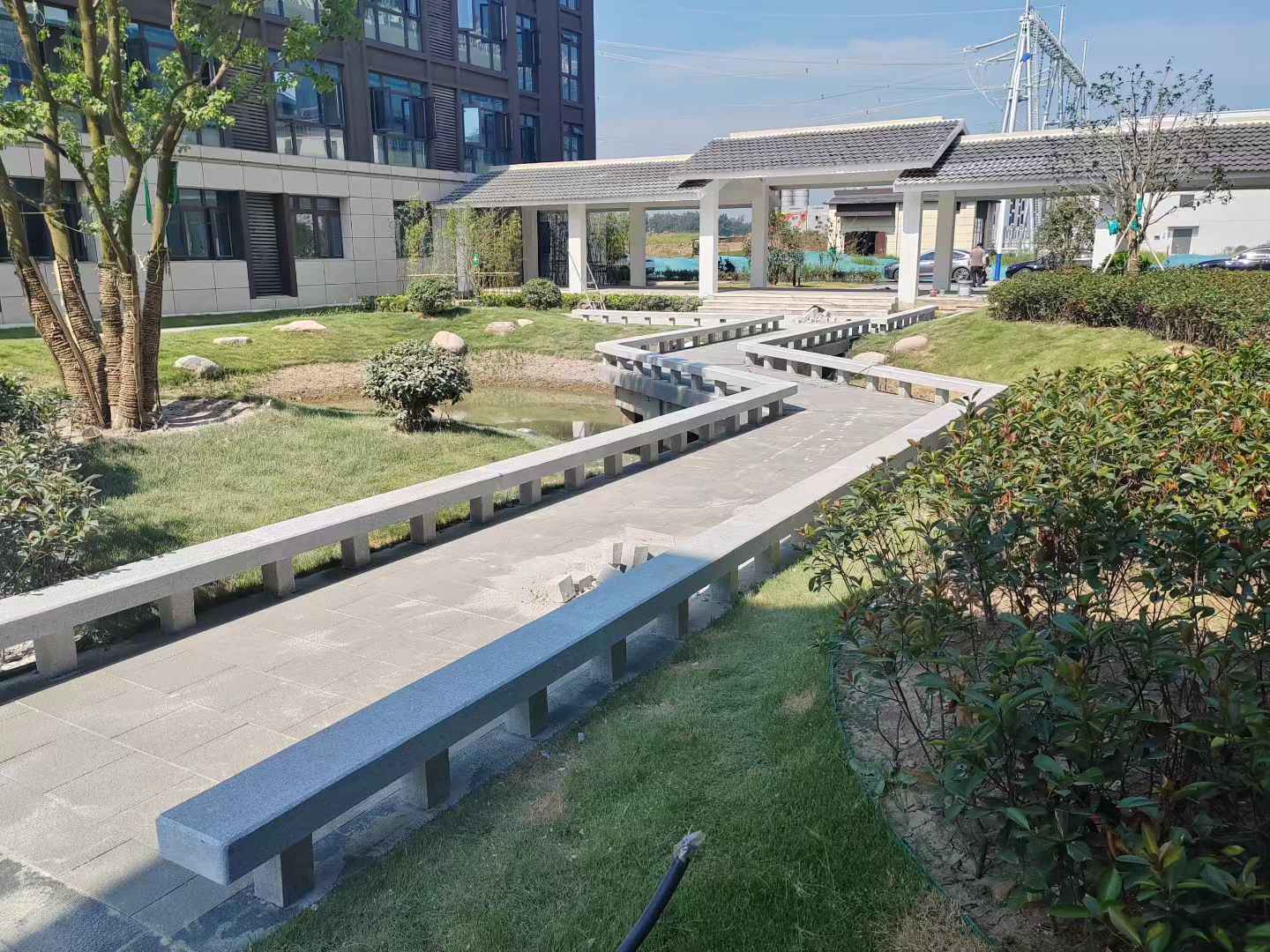 玉溪 芝麻灰小区坐凳&栏杆安装效果