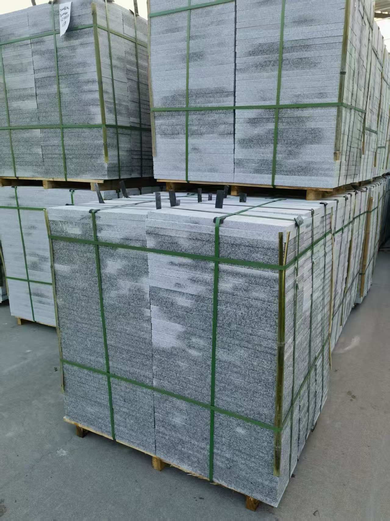 玉溪 芝麻白地铺石材