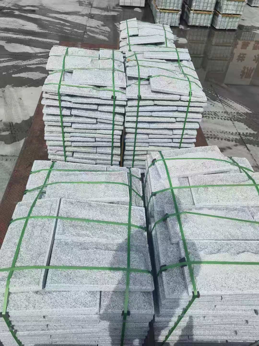 玉溪 芝麻白蘑菇石装车出货