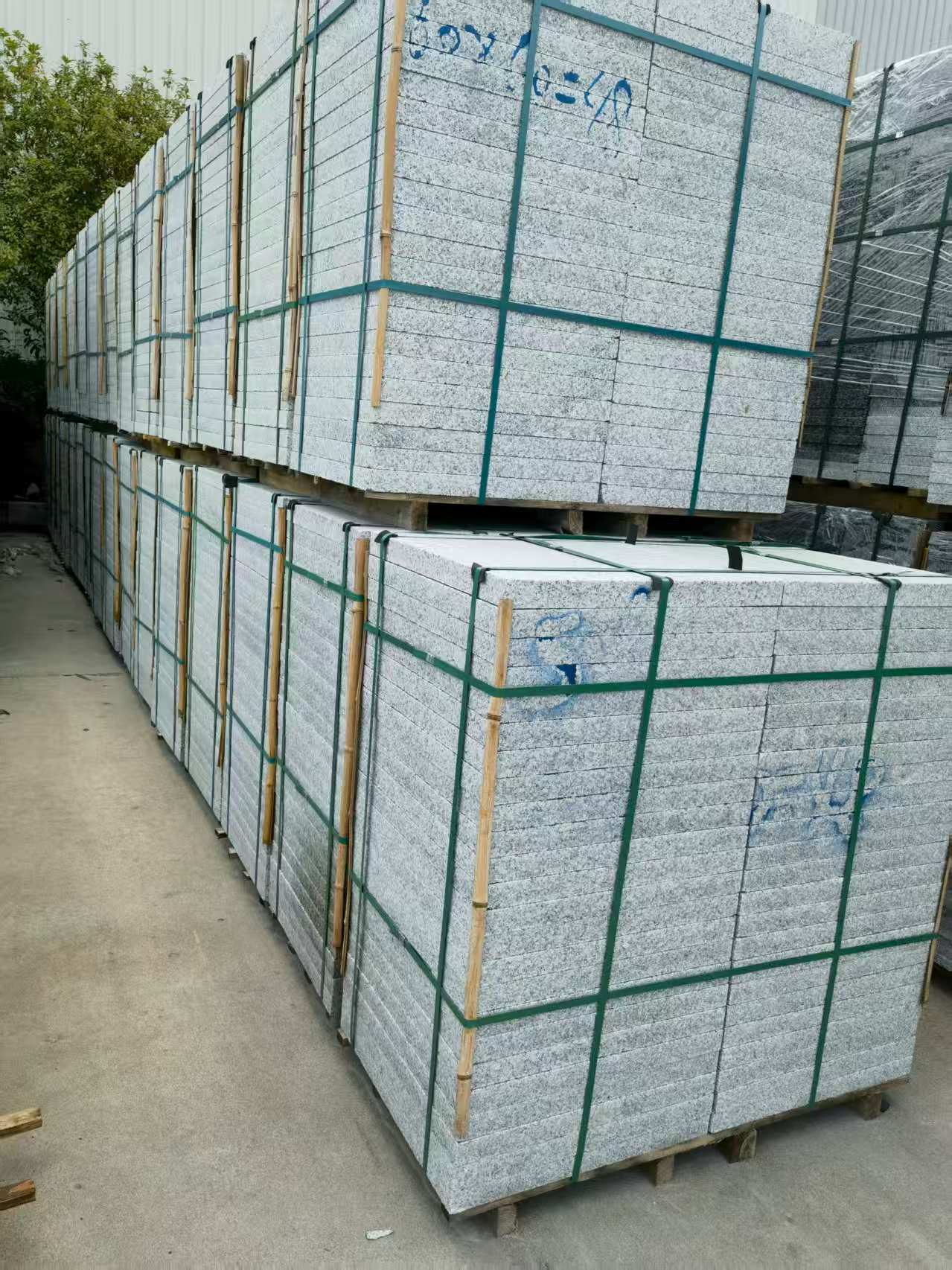 玉溪 大花芙蓉白火烧成品，市政园林广场地铺石